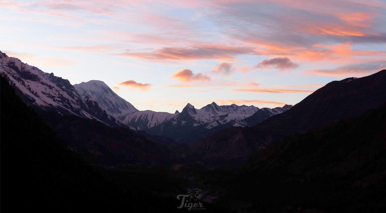 sunset from manang
